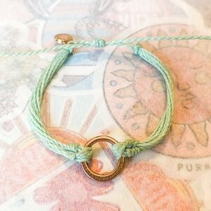 Pura Vida circle charm bracelet